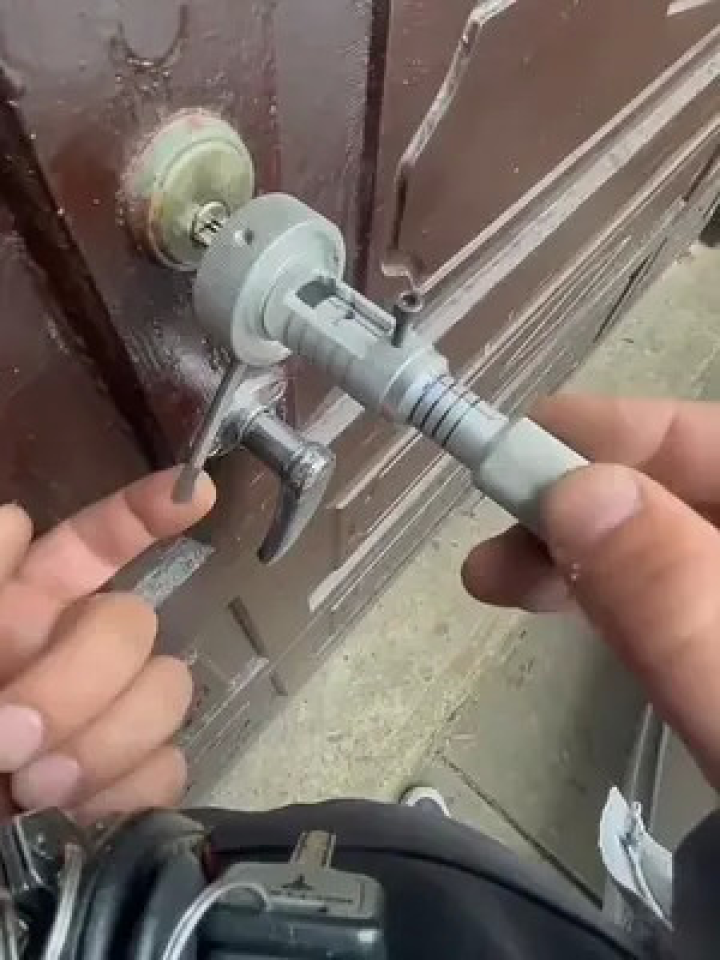 最新智能开锁神器，革新锁具技术，为生活安全保驾护航